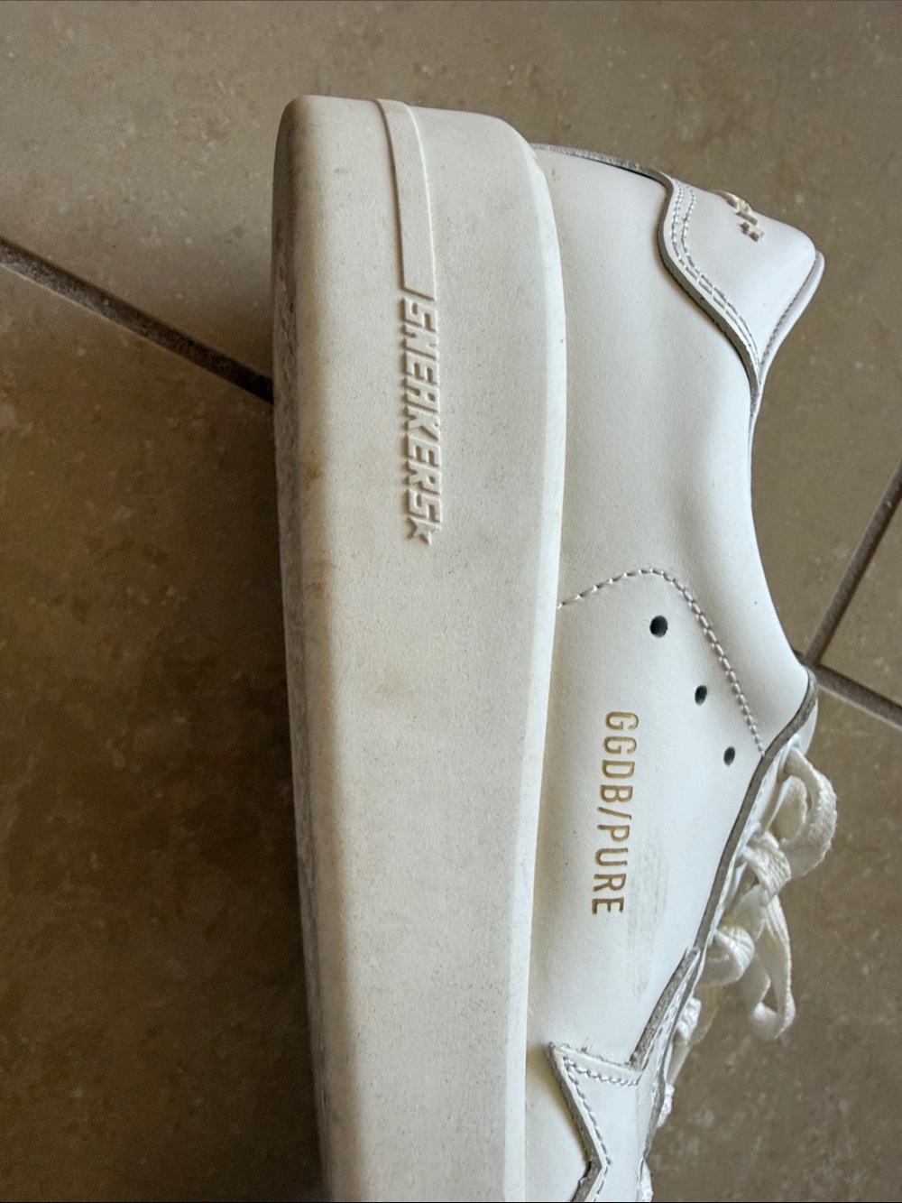 Golden Goose White Leather Low-Top Sneakers with Embossed Logo - Picture 4 of 4